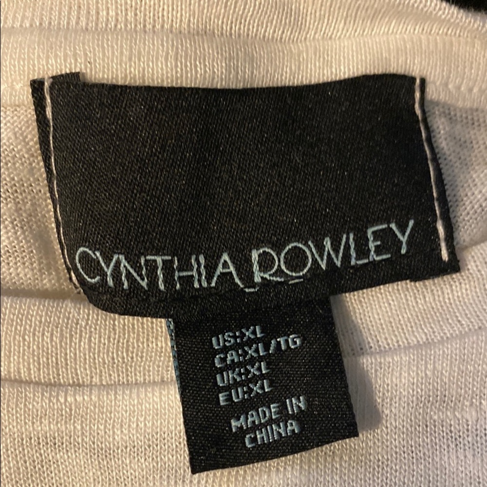 Cynthia Rowley 100% Linen Short Sleeve White Top With silver beading detailing - Picture 3 of 5